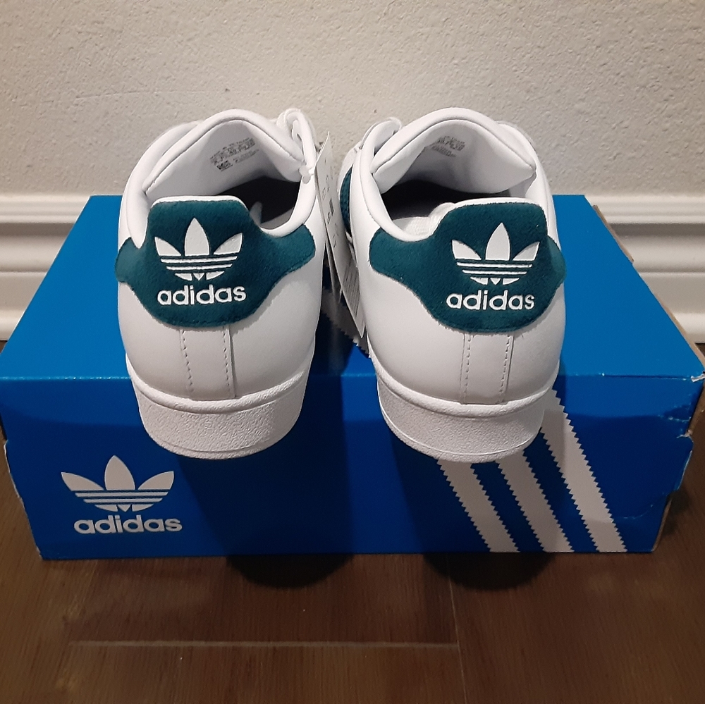 Adidas - Picture 3 of 4